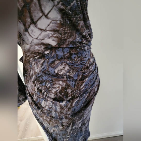 Miss Tina Blue and Black Long Sleeve Dress Size12-14 - Picture 3 of 7